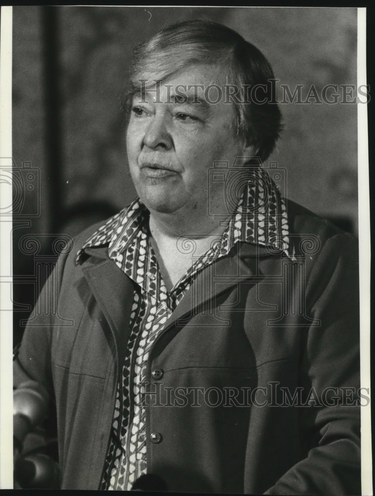 Press Photo Governor Dixy Ray - Historic Images