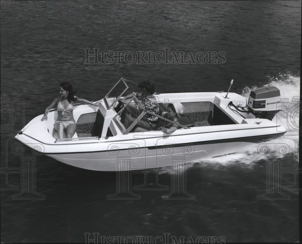 1973 Press Photo Jet Boat - spa28636-Historic Images