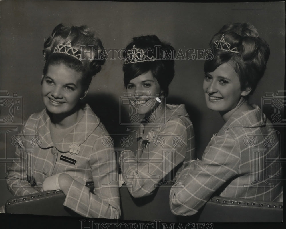 1968 Wenatchee Apple Blossom Festival Queen Gail Ross and Her Court Historic Images