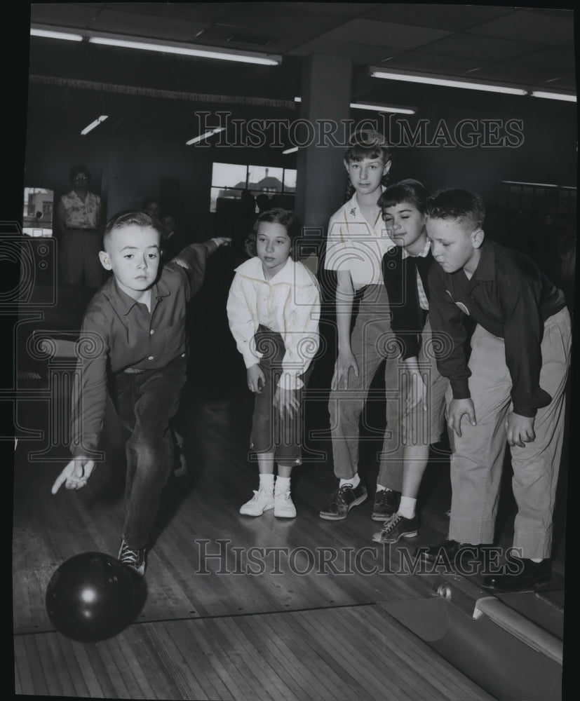 1958 Bowling  - Historic Images