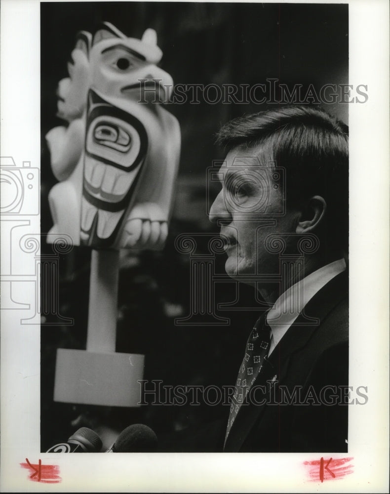 1990 Press Photo Dan Doyle during press conference for Goodwill Games - Historic Images