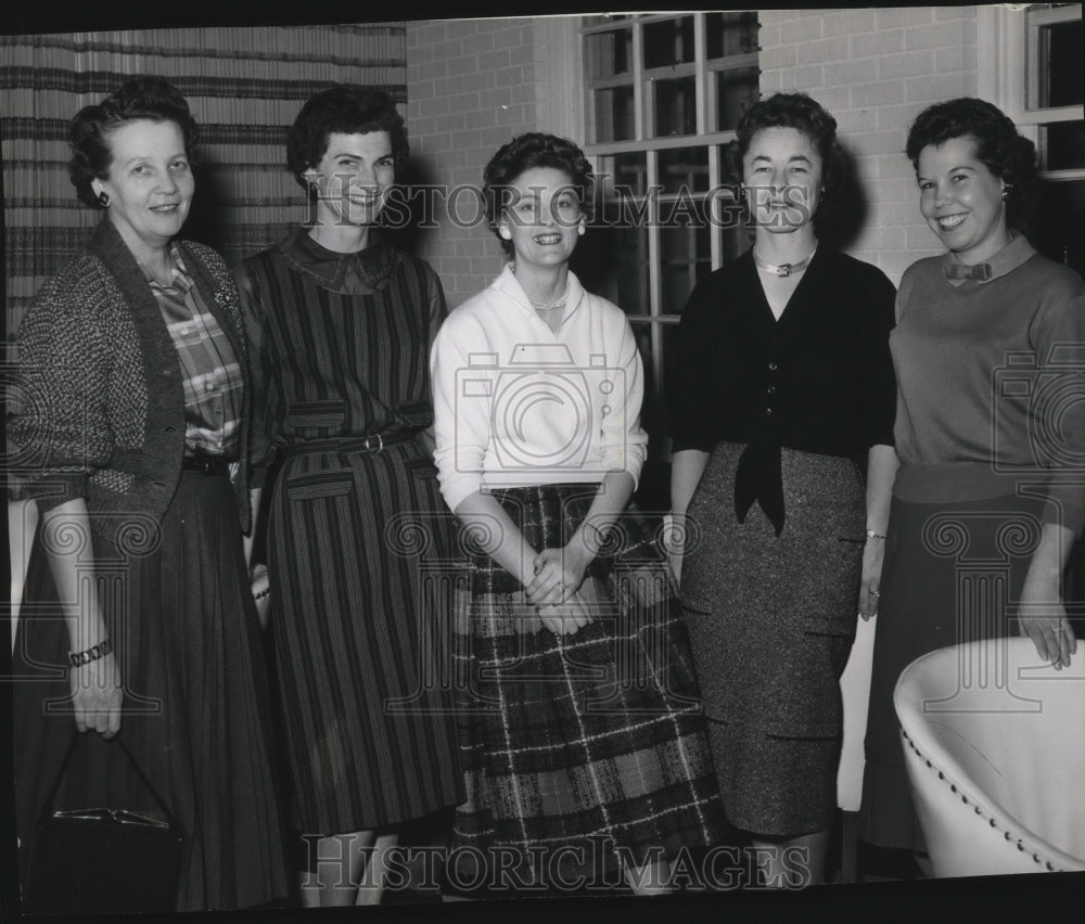 1960 Press Photo Members of Spokane Women's Golf association board meetng-Historic Images
