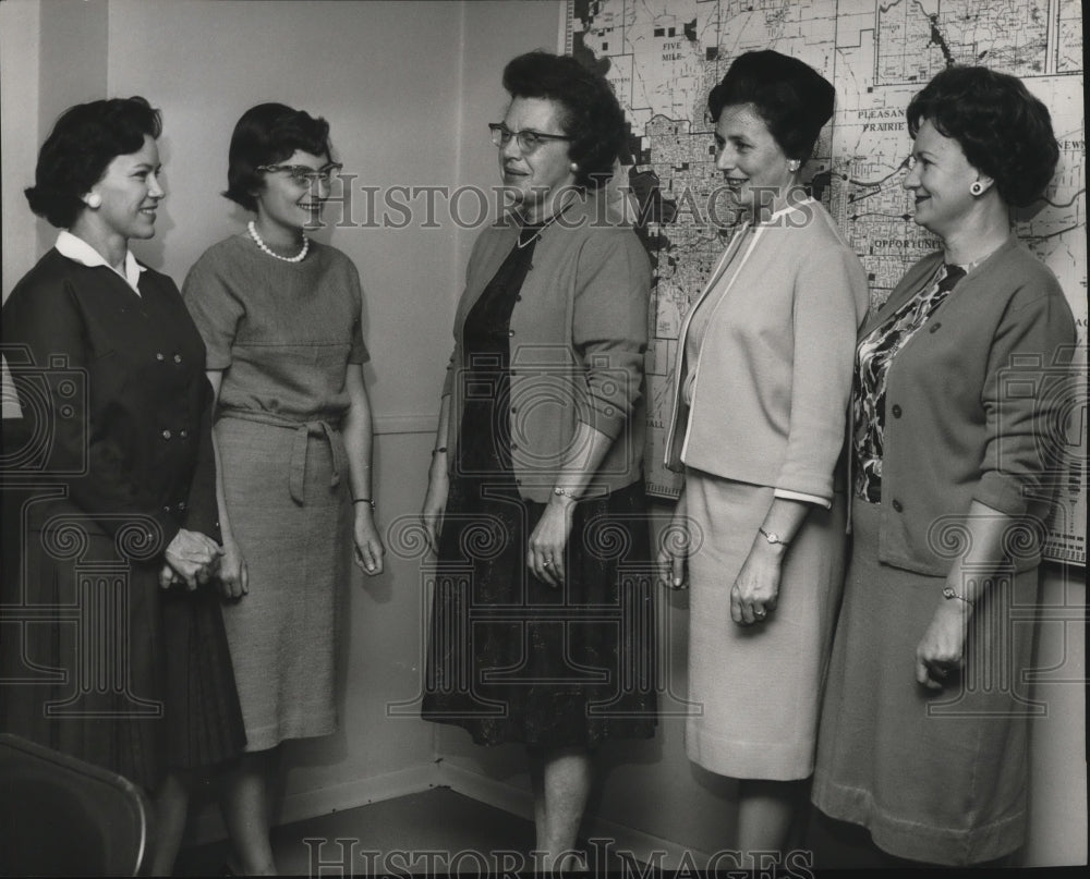 1964 Women representing as district leaders  - Historic Images