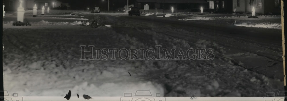 1952 Residents of North Elm join Neighborhood lighting for Christmas - Historic Images