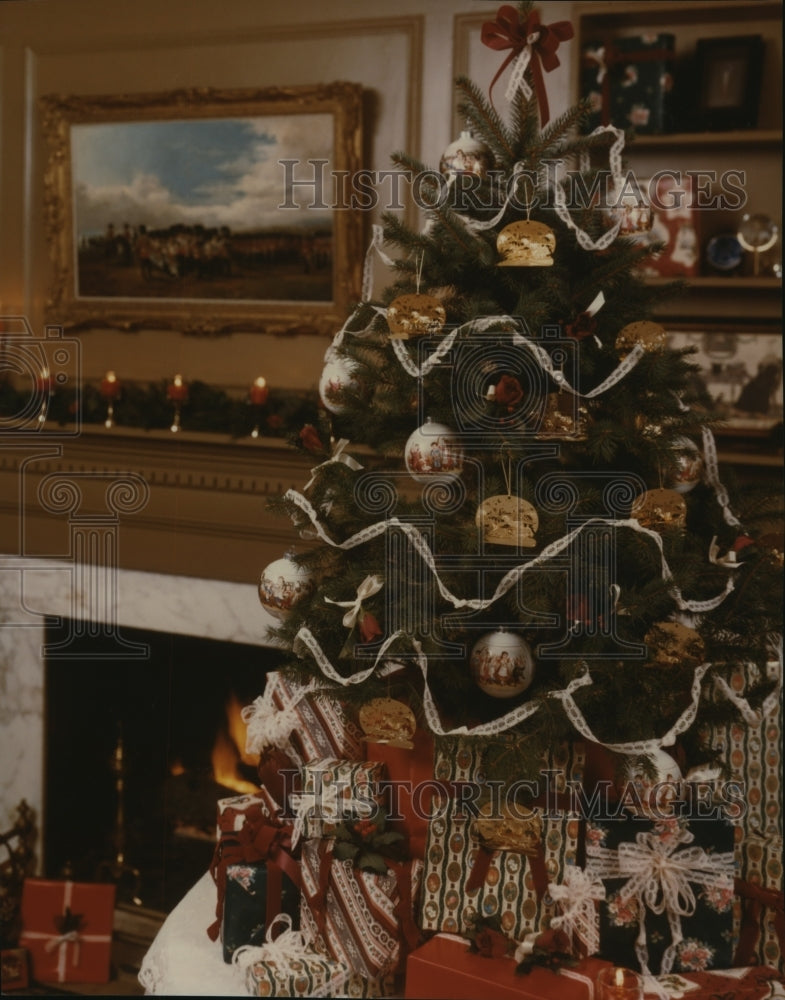 1982 Press Photo Christmas tree - spa36947-Historic Images