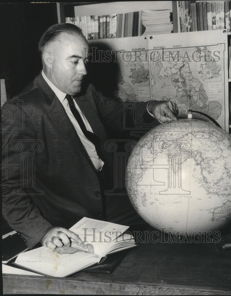 1960 Dr.Herbert J.Vent Professor of education at University of Idaho - Historic Images