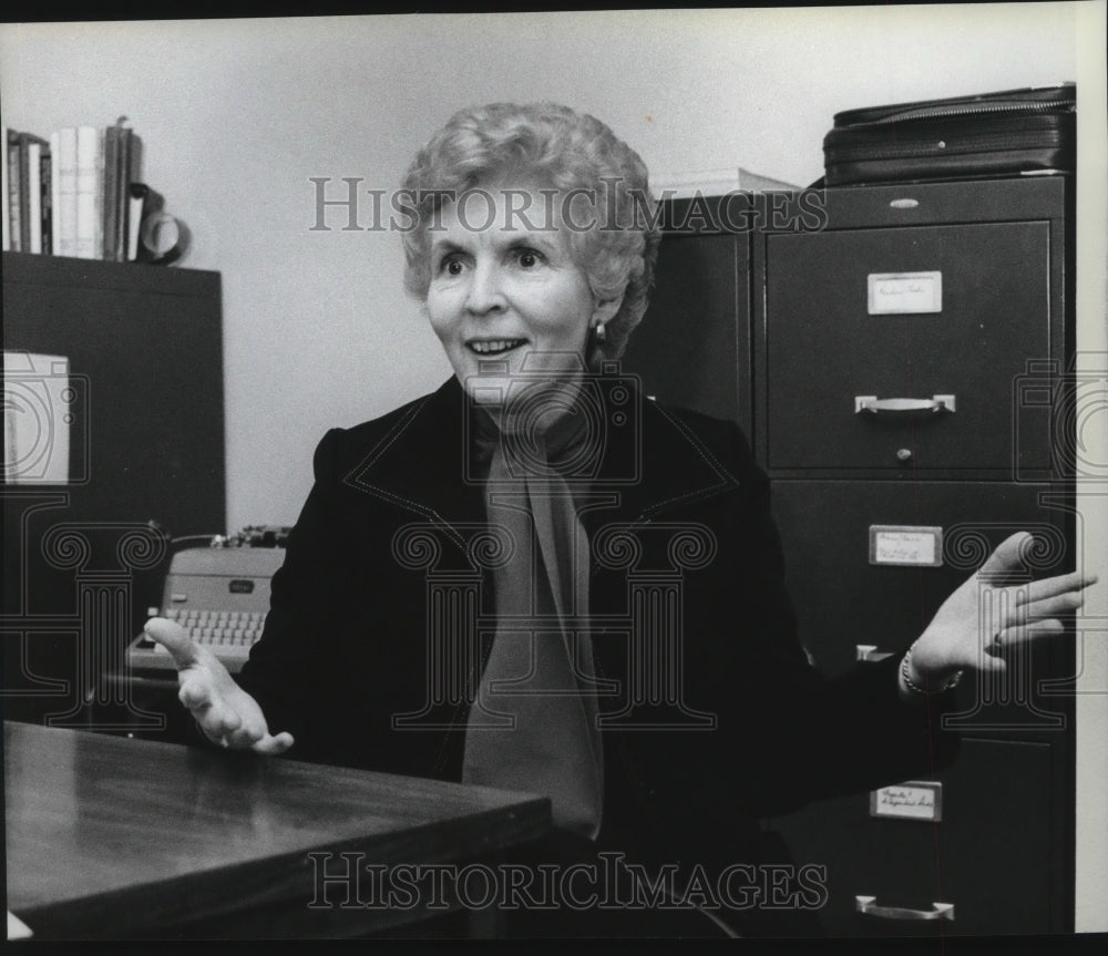 1980 Press Photo Pat Steen, Whitworth College faculty - Historic Images