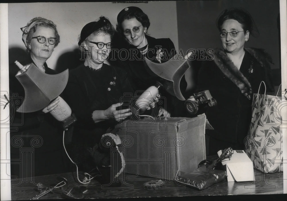 Getting ready for Spokane Federation of Women's Clubs rummage sale