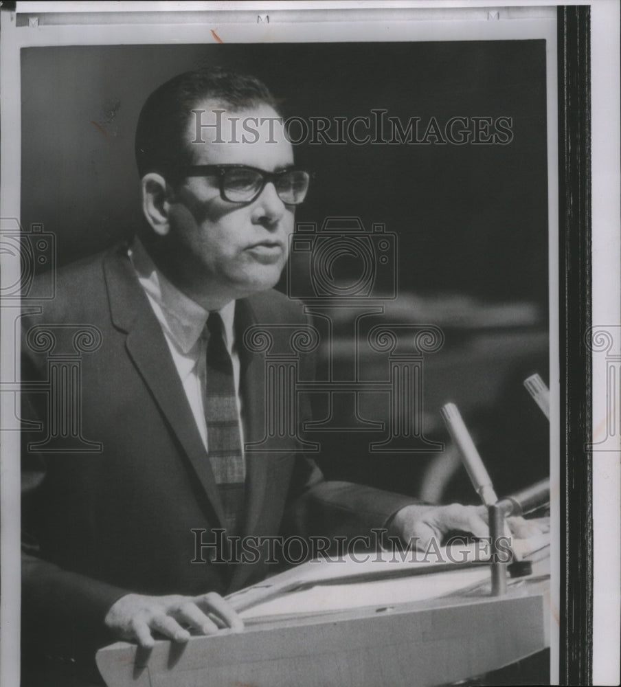 1963 Press Photo Cuban Ambassador Carlos Lechuga gives speech to Assembly - Historic Images