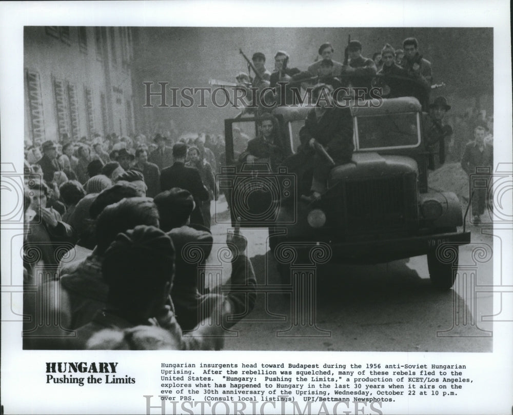 1956 Press Photo Hungarian insurgents head toward Budapest during uprising - Historic Images