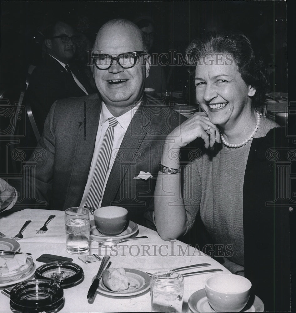 1966 Press Photo Mr. &amp; Mrs. O.M. Welmah, Insurance men. - spa53609-Historic Images