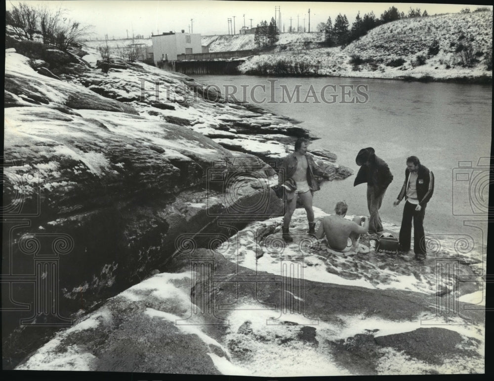 1980 Press Photo Eskimo Club SCC - spa56784 - Historic Images