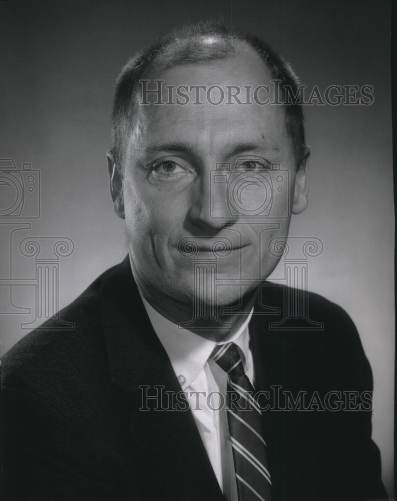 1966 Press Photo Dr. David Knapp, chief scientist-Douglas United Nuclear - Historic Images