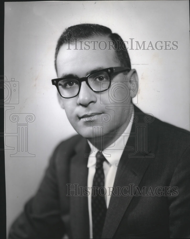 1965 Press Photo Harris Gilbert of Isochem Inc. - spa58834 - Historic Images