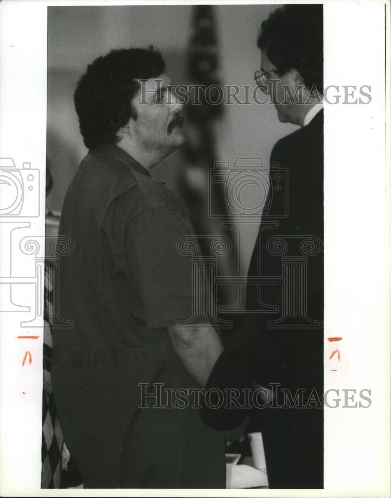 1994 Press Photo Kevin Lust talking to his attorney after his sentence - Historic Images