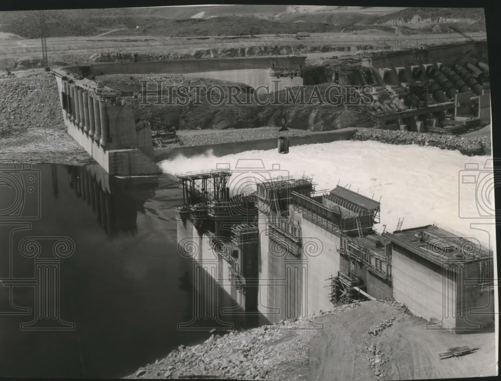 1954 Press Photo Chief Joseph Dam taking shape &amp; nearing its completion - Historic Images