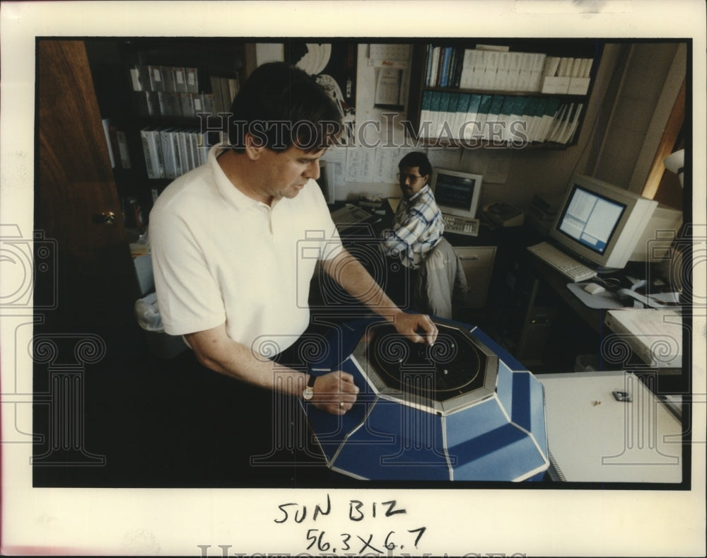 1994 Press Photo Computers - Logue-McDonald President Pat McChesney - spa61031 - Historic Images