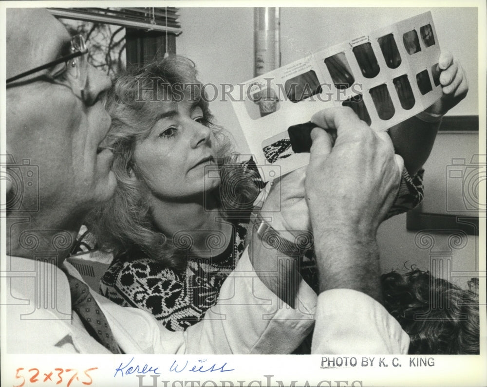 1988 Press Photo Dental assistant Karen Weiss is a graduate of Trend C ...