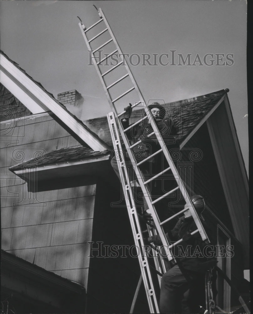 1964 Press Photo Firemen Use Ladders To Climb Roof And Battle Fire S Historic Images 