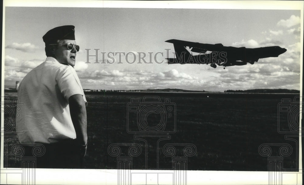 1986 Press Photo James Maier at Fairchild Air Force Base - spa61940 - Historic Images