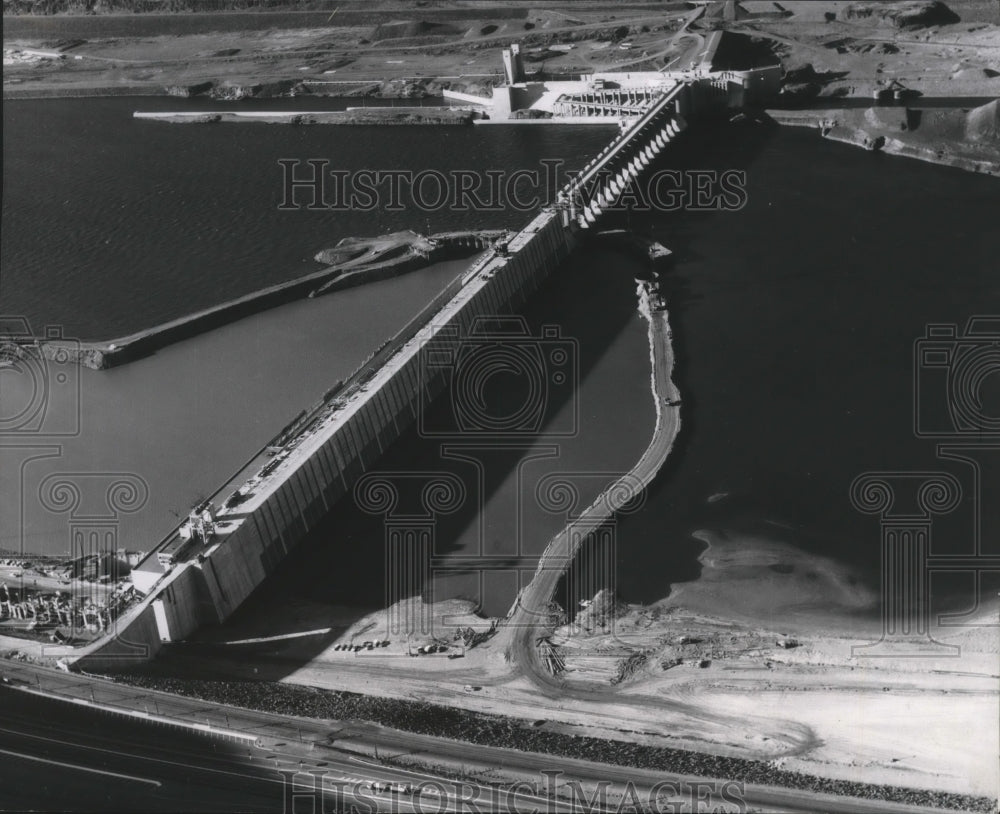 1967 John Daly multi-purpose dam under construction in Walla Walla-Historic Images
