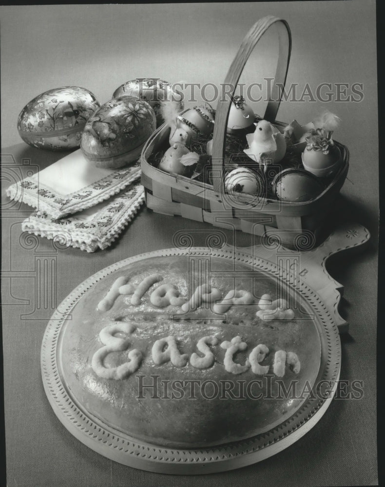 1981 Press Photo Easter Feast, eggs and pie - spa62896 - Historic Images