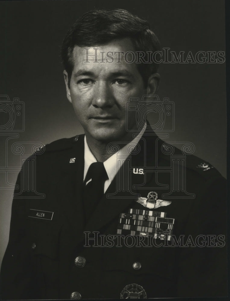 1984 Press Photo Fairchild Air Force Base personnel-Col. John Allen, Jr. - Historic Images
