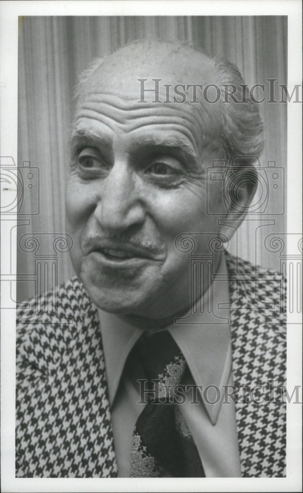 1977 Press Photo Leonard Casko, Footprinter President Inter - Historic Images