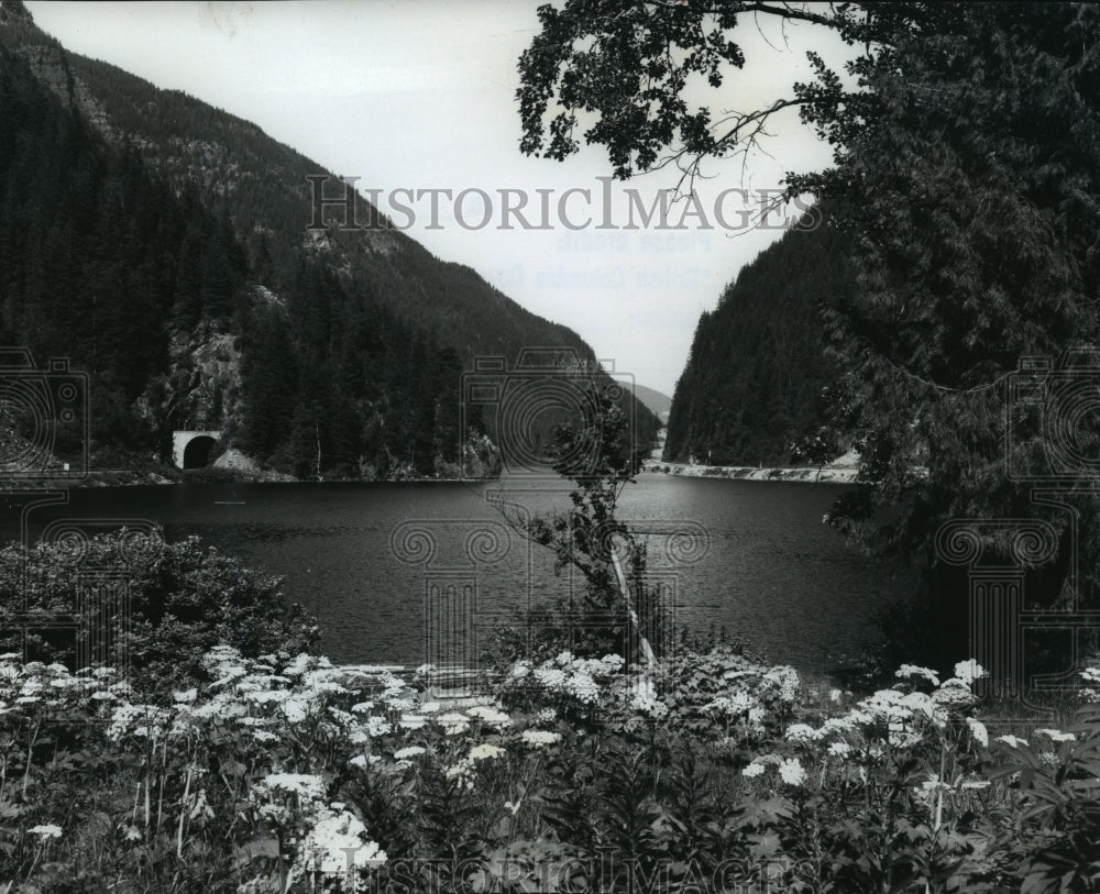 1972 Press Photo Summitt Lake near Revelstoke - spa68498 - Historic Images