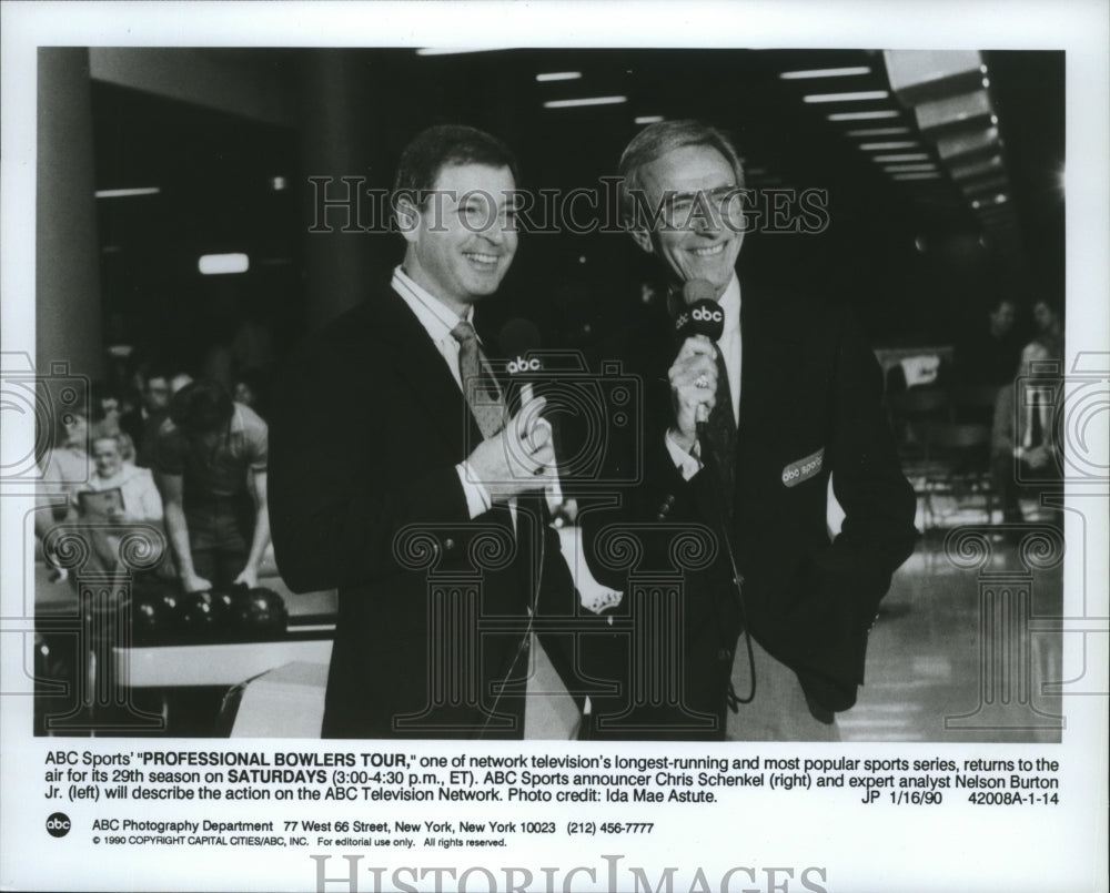 1990 Press Photo Journalist-Chris Schenkel hosts Professional Bowlers Tour - Historic Images