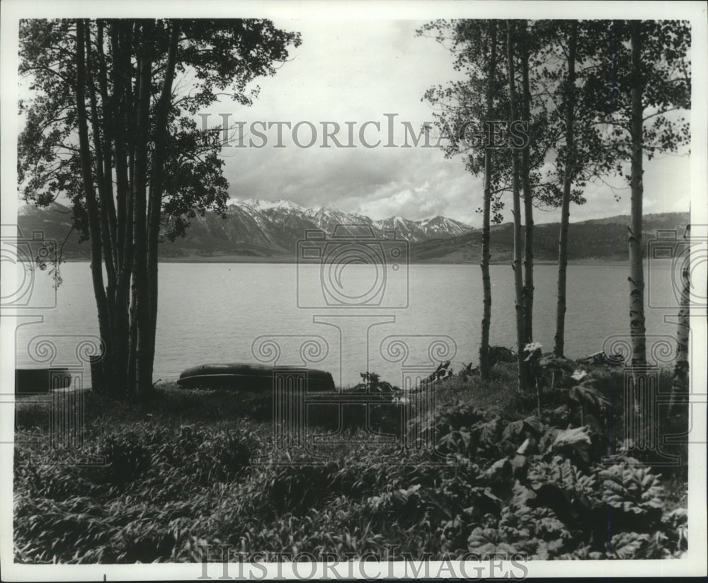 Press Photo View of Henry's Lake located within 15 miles of Yellowstone Park - Historic Images