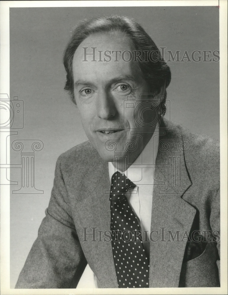 1987 Press Photo NBC News Correspondent of Sunday Today, Garrick Utley - Historic Images