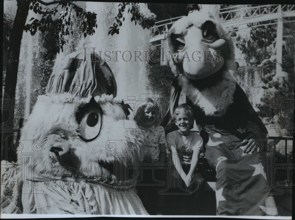1979 Press Photo Children having fun with Disneyland mascots - spa70818 - Historic Images