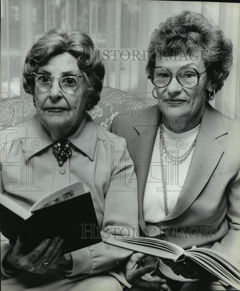 1979 Press Photo Deaf TeachersMildred Davidson, Margaret Pope spa71