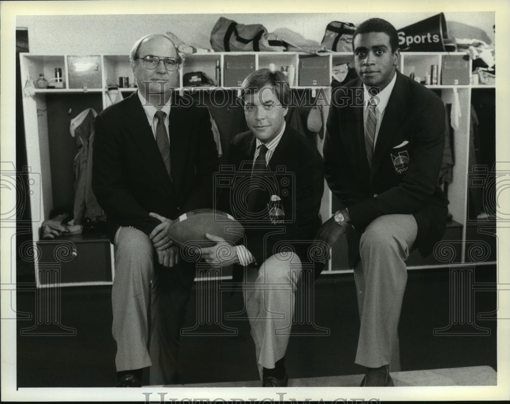1985 Press Photo NFL Correspondents-Bob Costas, Pete Axthelm and Ahmad Rashad - Historic Images