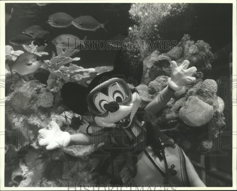 Retro Rare Largo FL Disney Mickey Mouse Scuba Diving Diver Clip On