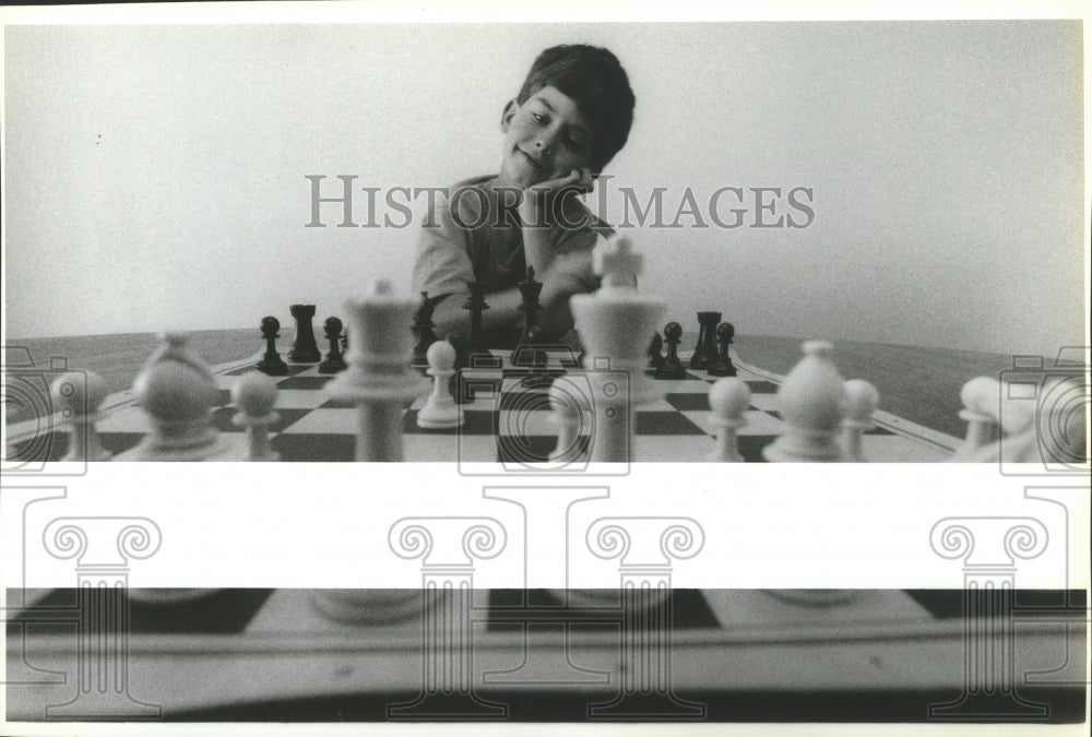 1989 Press Photo First grader Jeremy Younker respected by Spokane Chess players - Historic Images