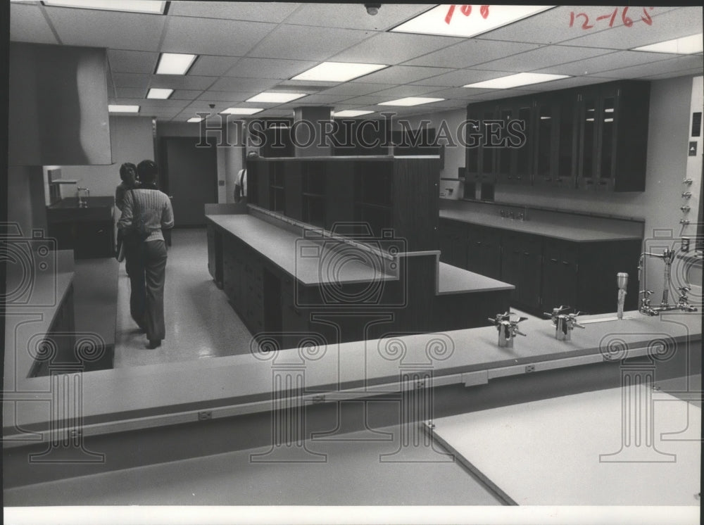 1978 Press Photo Laboratory inside the WSU's Veterinary Building - spa72338 - Historic Images