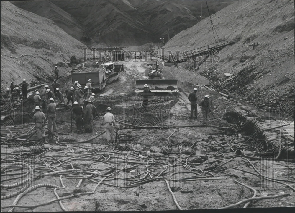 1957 Press Photo Construction in full swing at the Priest Rapids Dam site - Historic Images
