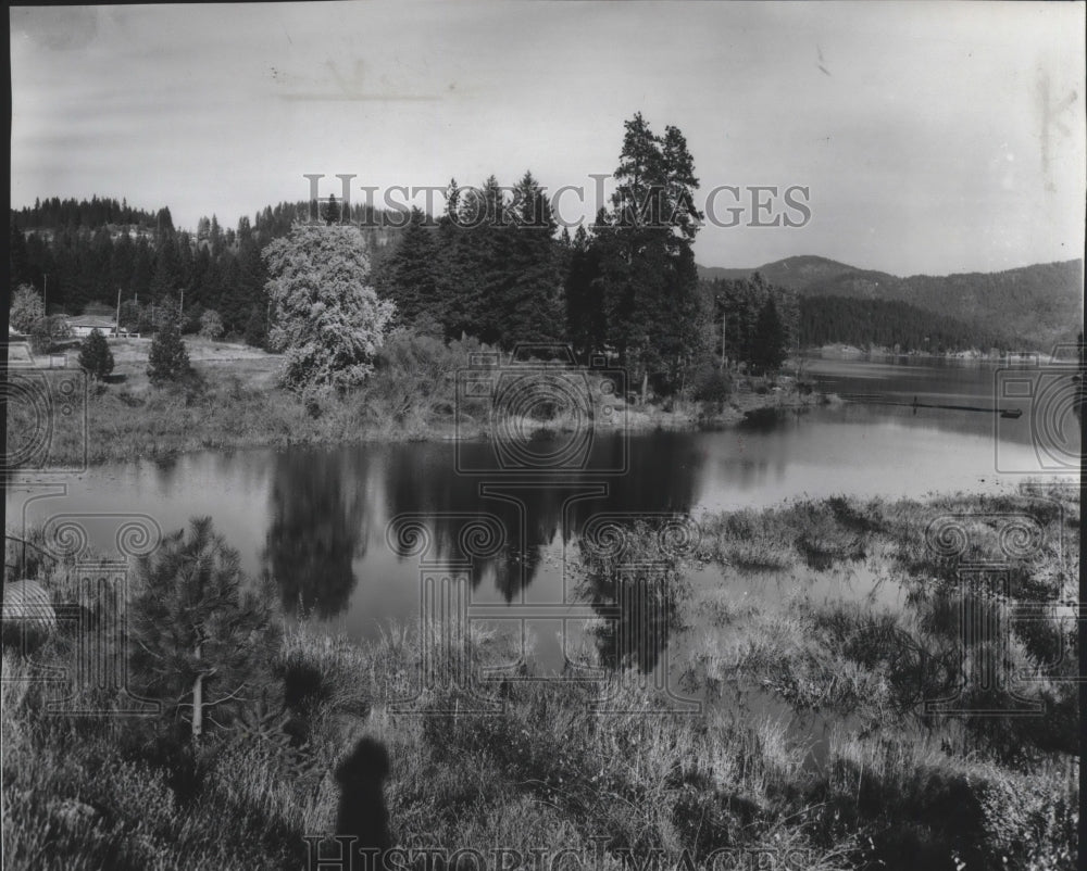 Press Photo Landowners offer five acres of Fernan Lake for recreation - Historic Images