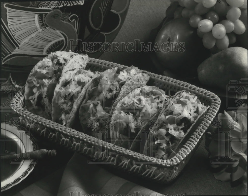 1981 Press Photo Tacos are the foods served in the table - spa73731 - Historic Images