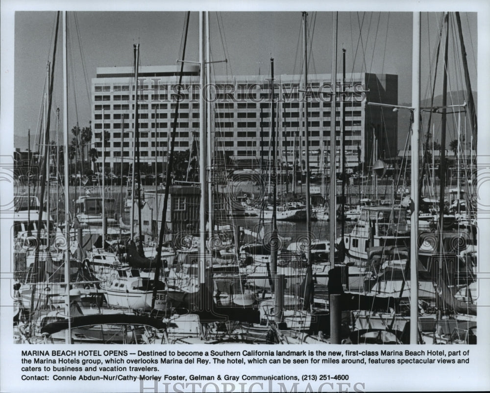 1991 Press Photo First-class Marina Beach Hotel Which Overlooks Marina del Rey - Historic Images