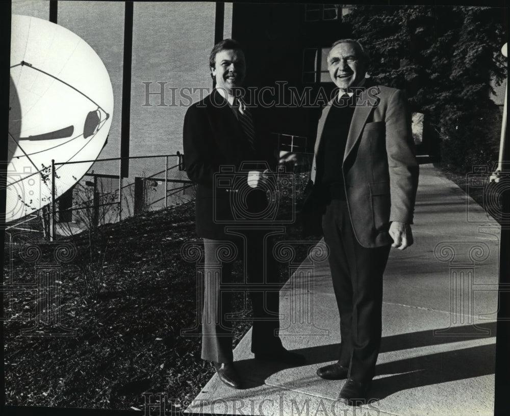1980 Press Photo Frank Robert Washington State University Faculty - spa75804 - Historic Images