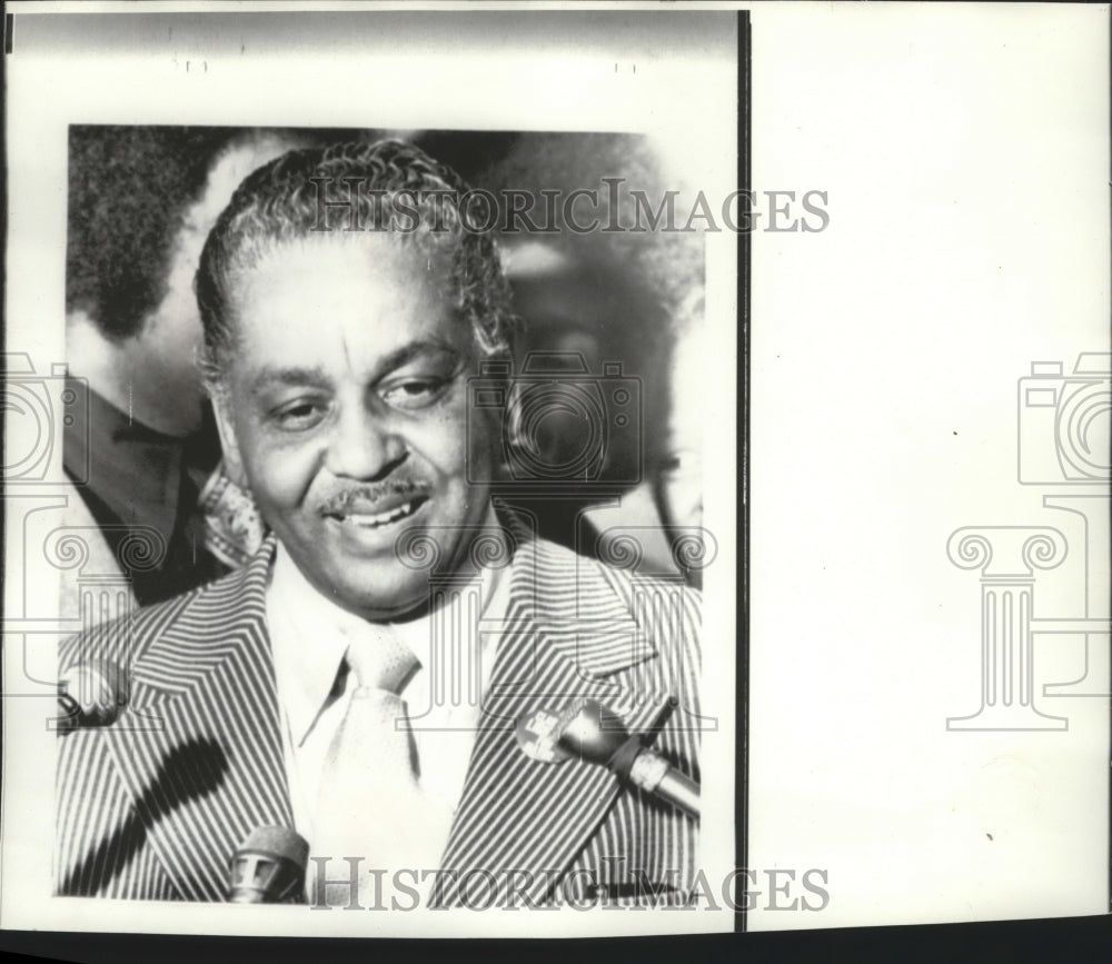 Press Photo Raleigh, NC Mayor Clarence Lightner in a speech in front o