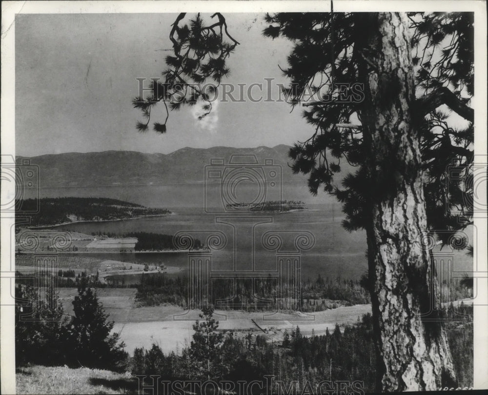 1962 Press Photo Flathead Lake Shore Near Rollins Spa77364 Historic Images 1021