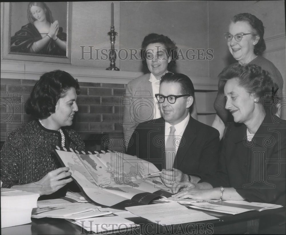 1962 Press Photo Mrs Pitcher & others meets -Spokane Joins Prayer Day ...