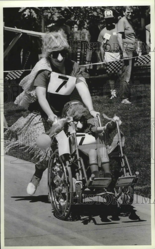 1987 Press Photo Muscular Dystrophy-Michael Anderson, Pam Spilker at Push a Thon - Historic Images