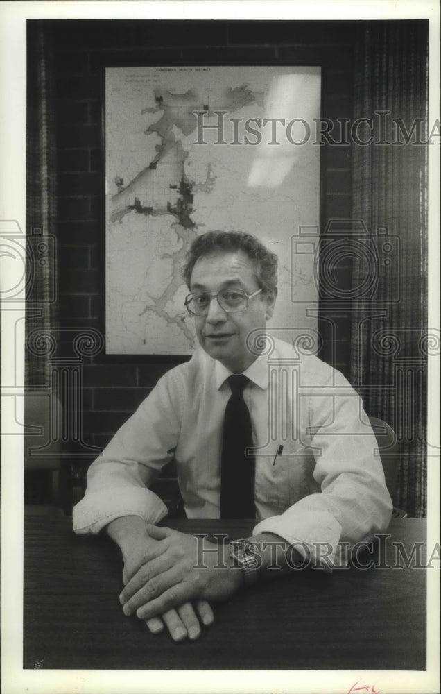 1989 Press Photo Health District Director Larry Belmont - spa80001 - Historic Images