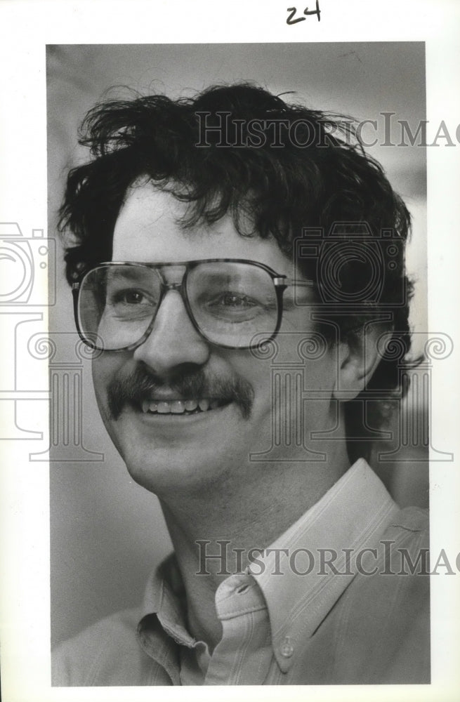 1990 Press Photo Ed Hale, Environmental Health Specialist in Panhandle District - Historic Images