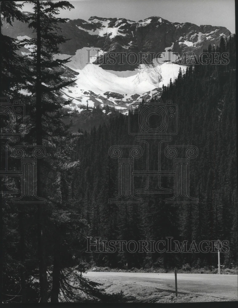 1972 Press Photo North Cascade Rainy Pass looking south into ice field - Historic Images